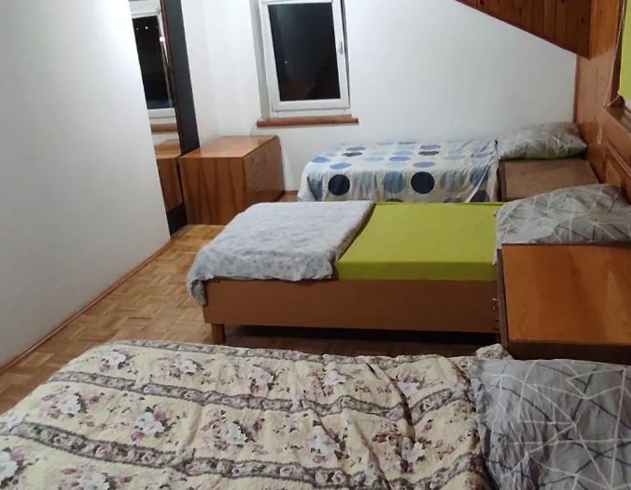 Adam Room 7-1